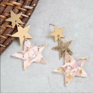 🎉JUST IN🎉NWT—-Gold Pink Star Dangle Earrings